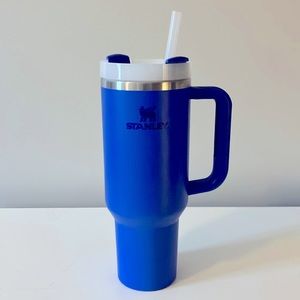 Stanley 40oz dark blue tumbler, excellent condition with no dents/scratches